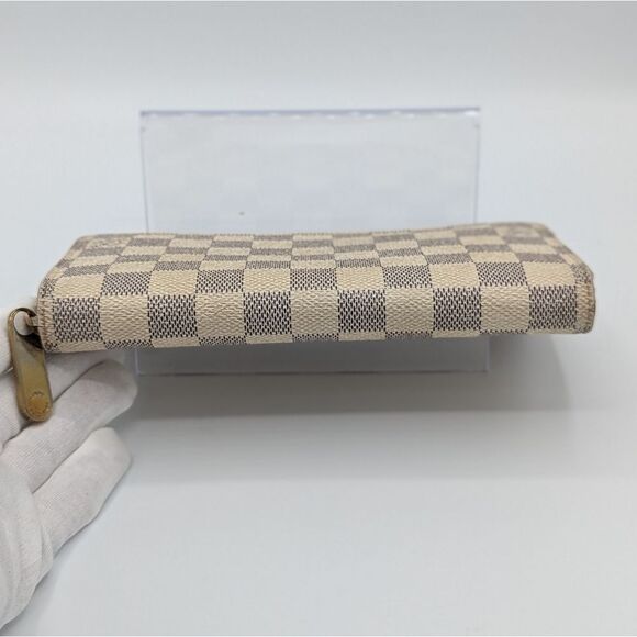 Louis Vuitton Damier Azur Zippy Wallet - Picture 13 of 15